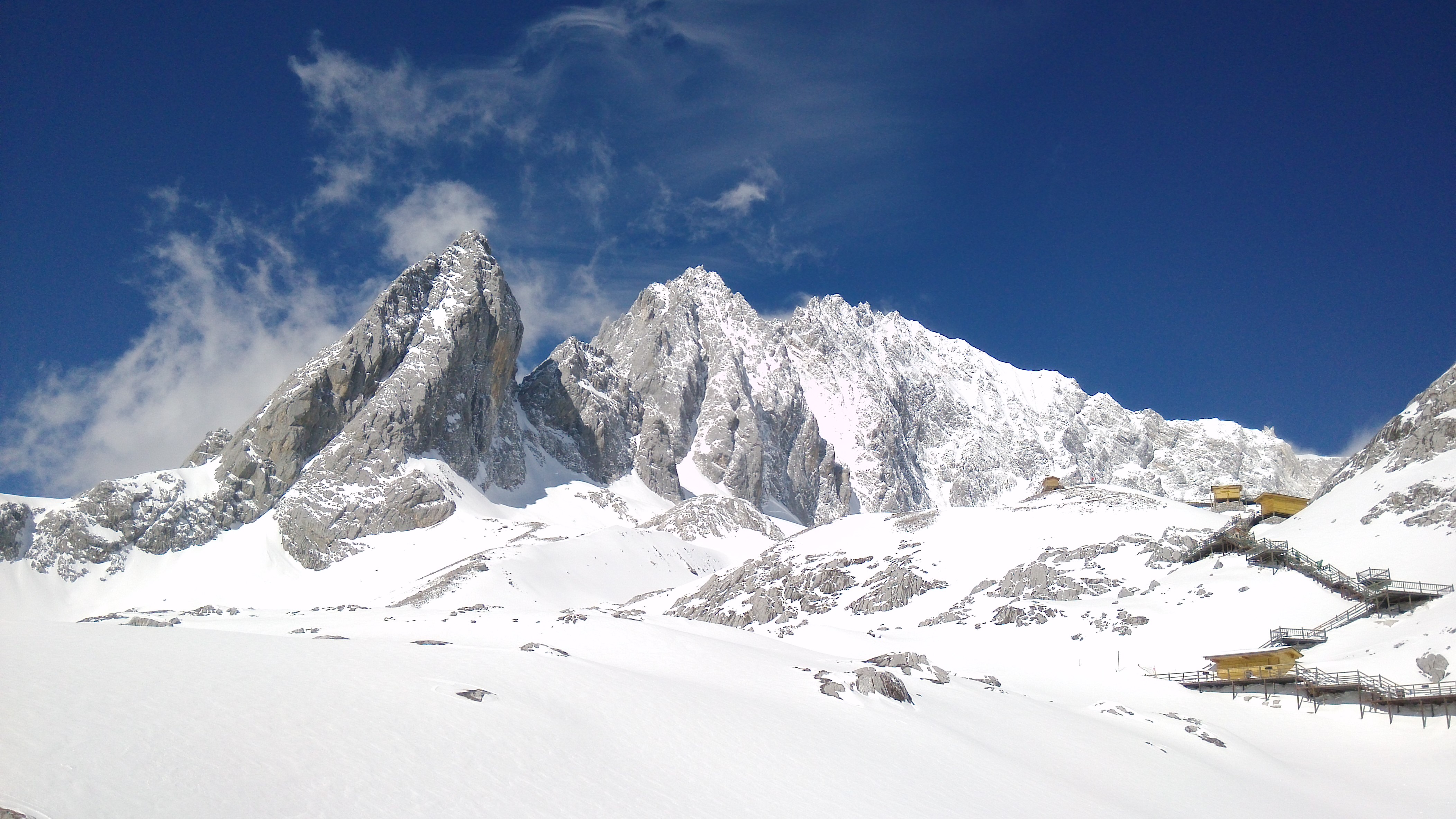 《雪山之峰》---自备井 武小慧.jpg